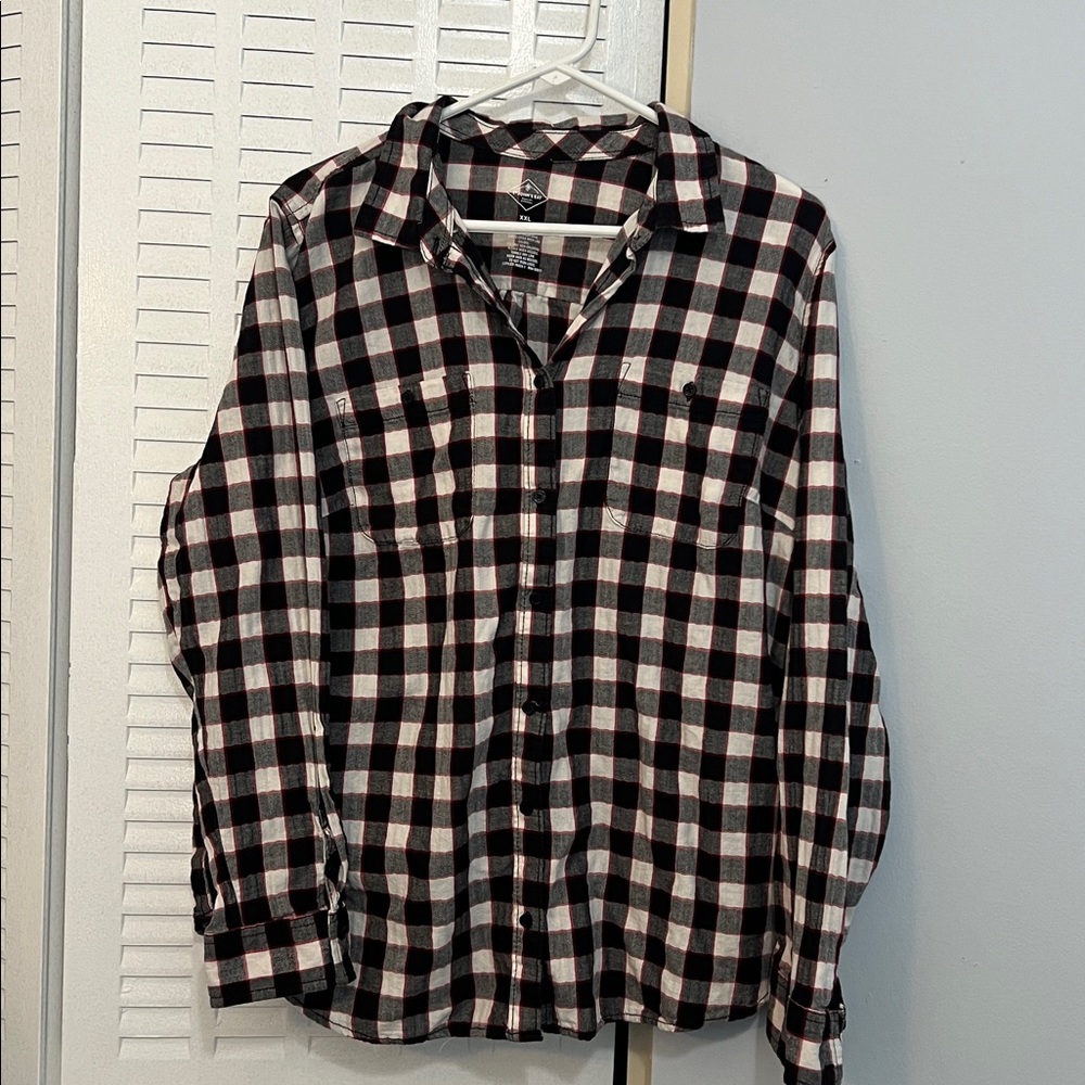 St. John's Women’s XXL Black and White Plaid Shirt